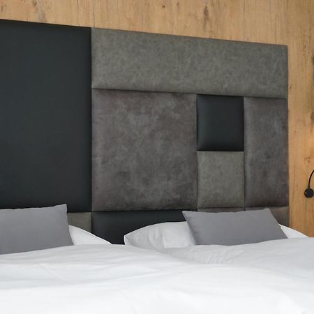 Hotel Gruener Baum Kaufbeuren Exteriör bild