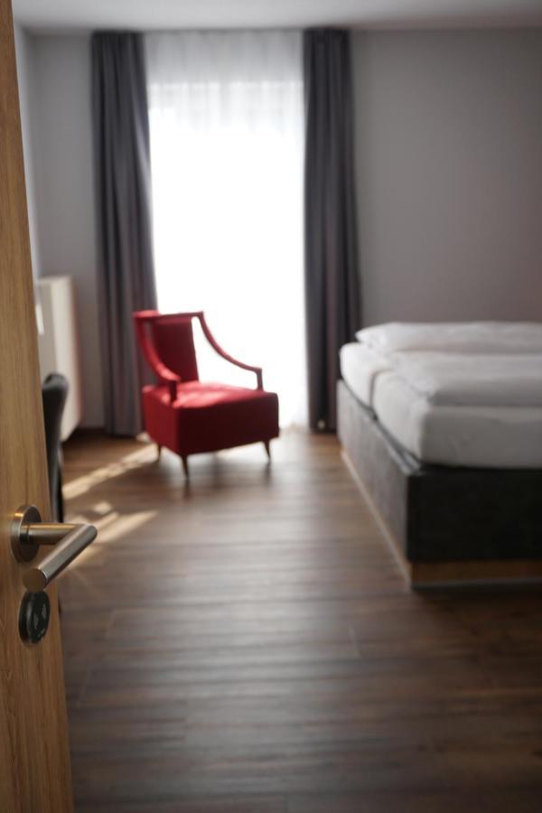 Hotel Gruener Baum Kaufbeuren Exteriör bild
